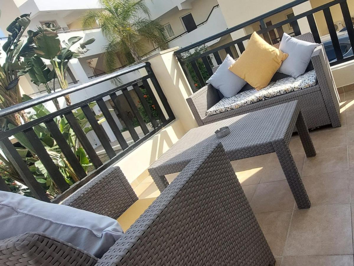 Modern Studio Apartment Armonia Court Paralimni Exterior photo